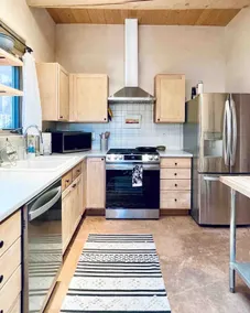 Airbnb Top Choice | Modern Southwest Getaway - Image 2