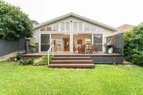 Beach House Close to Manly - Image 2