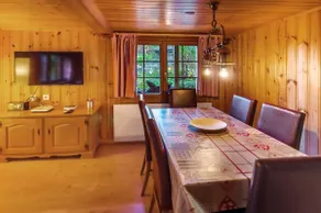 Charming Little Chalet for 6 People & Free Ski Lockers - Image 5