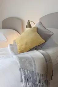 April Cottage - Image 4
