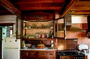Characteristic stone house - Image 3
