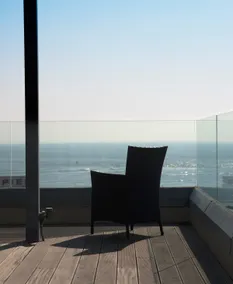 Penthouse Five - Stunning Spacious Apartment with Unrivalled Panoramic Sea Views - Image 3