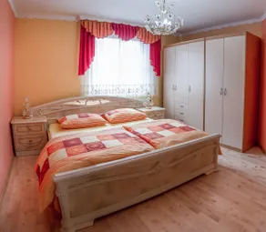 Vintage royalty apartment in heart of Slovenia - Image 2