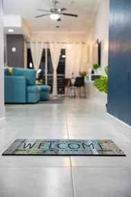 Modern New Kingston Condo, pool, 24h security, gym - Image 2