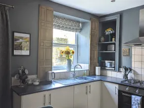 Entire cottage, converted Victorian sweet shop - Image 2