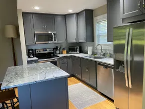 Spacious Guest House in Mt Pleasant *10 min to dtn - Image 3