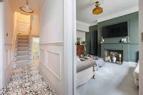 Luxury Harbour Side Cottage | Close To Restaurants - Image 2