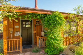 Canyon Hideout Cabin - Image 3