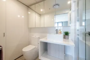 Riverside Apartment with King Bed, Parking & Pool - Image 3