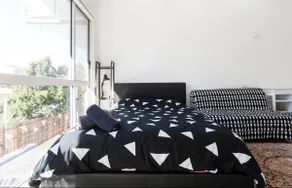 Relax and Retreat Studio Flat. Bella Vista - Image 3