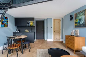 Downtown Lyon • Elegant • A/C • Park View - Image 3