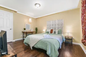 Pet Friendly + Great Location + Steps to AGH - Image 2