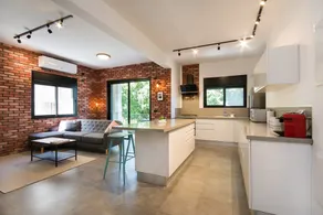 NY Loft Style: Sea Views & Fiber WiFi - Image 2
