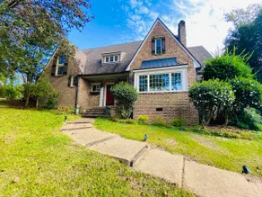7th Avenue Manor - Image 4