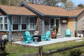 Cottage Getaway walk to beach - Image 2