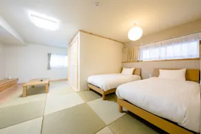 3 minutes walk from Fujisan Station, you can book a house for up to 8 people! There's also a free parking lot, so you can bring your dog! - Image 5