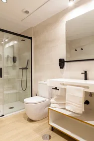 One-Bedroom Apartment in Downtown Benidorm - Image 5