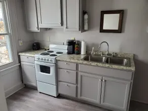 First Avenue Suite - Image 4