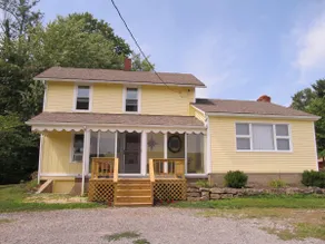 The Yellow Farmhouse - Image 3