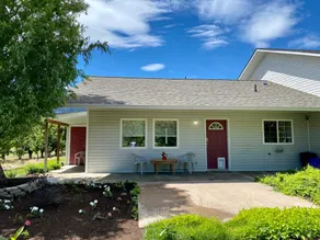 Fairview Farmhouse located in Cherry Orchard - Image 3