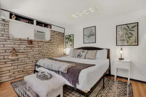 The Bird Haus - Cute Cottage with Jacuzzi tub - Image 2