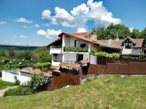 Hillside Guesthouse Pushevo - Image 3