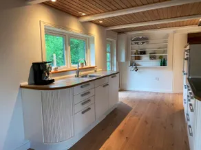 Cozy cottage with a closed garden on a beautiful island. - Image 4