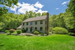 Hudson Valley Home with Pool & Jacuzzi - Image 2