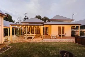 Family Escape - Firepit, Hot tub, Pool table & Fun - Image 4
