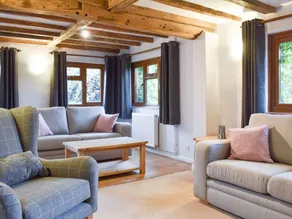 Hollyhock Cottage - Image 2