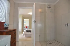 Beach Villa Apartment - Image 3