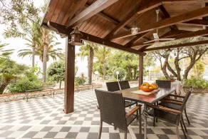 Villa Virginia – Ferienhaus mit Garten und Swimmingpool in Reggio Calabria - Image 3