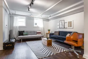 Lovely Chicago Apt | Hip Location w/ Top Food - Image 2