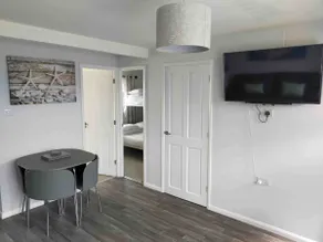 California Sands - 2 x Modern Two Double Bedroom Chalets - short stroll to the beach - nr Great Yarmouth & Norfolk Broads - Image 3