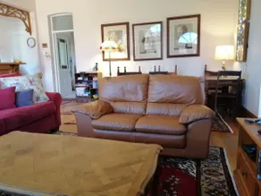 McQueen House: 4BR antique luxe with WiFi - Image 5