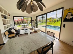 Family home with secure heated pool - Image 2