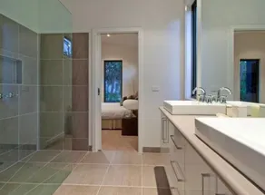 The Beach Haven - 4 bedroom Luxury Rye house Sleeps 12 - Image 2