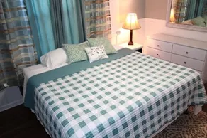 Minutes from Hospitals (1.3mi)-Canal Side King Bed - Image 2
