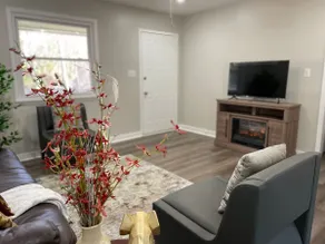 Amazing House 3 min to Lake Lanier Sleeps 6 - Image 3