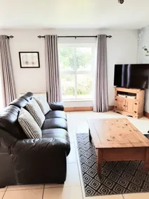 11 Harbourview Beautiful house with sea view - Image 4