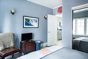 Designer 2 bedroom with private garden - Image 2