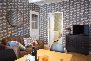 Contemporary central apartment - Image 3