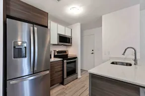 Modern 1BR Apt In Edgewater Free Parking - Image 4