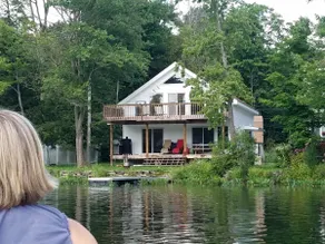 Lakefront Cottage - Dog Friendly - Image 2