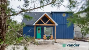 Vander Getaways: Balcones! - Image 2