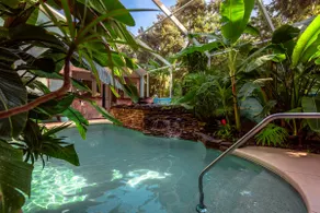 Relaxing Tropical Pool Get Away Suite - Image 2