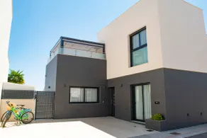 Villa with private swimmingpool & jacuzzi - Image 2