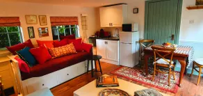 Charming Victorian Coach House - Image 5