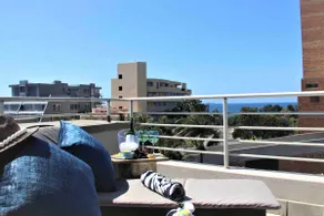 Luxury Apartment in Umhlanga Rocks - Image 2