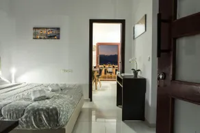 Ben's apartments Elegant Suite - Image 3